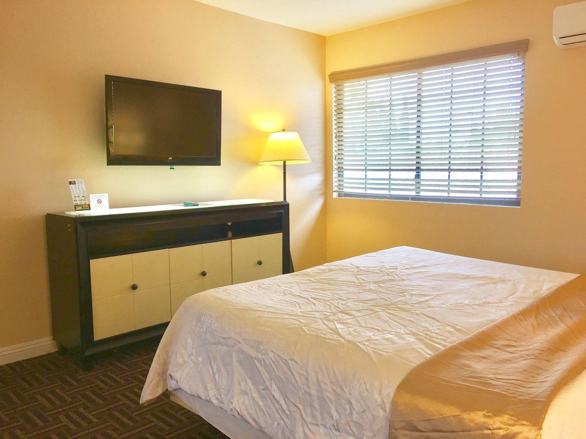 The Lemon Tree Hotel Anaheim Exteriör bild