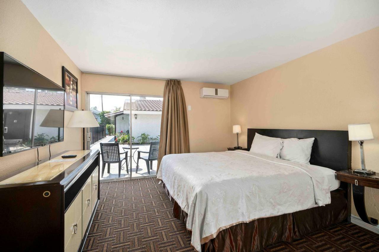 The Lemon Tree Hotel Anaheim Exteriör bild