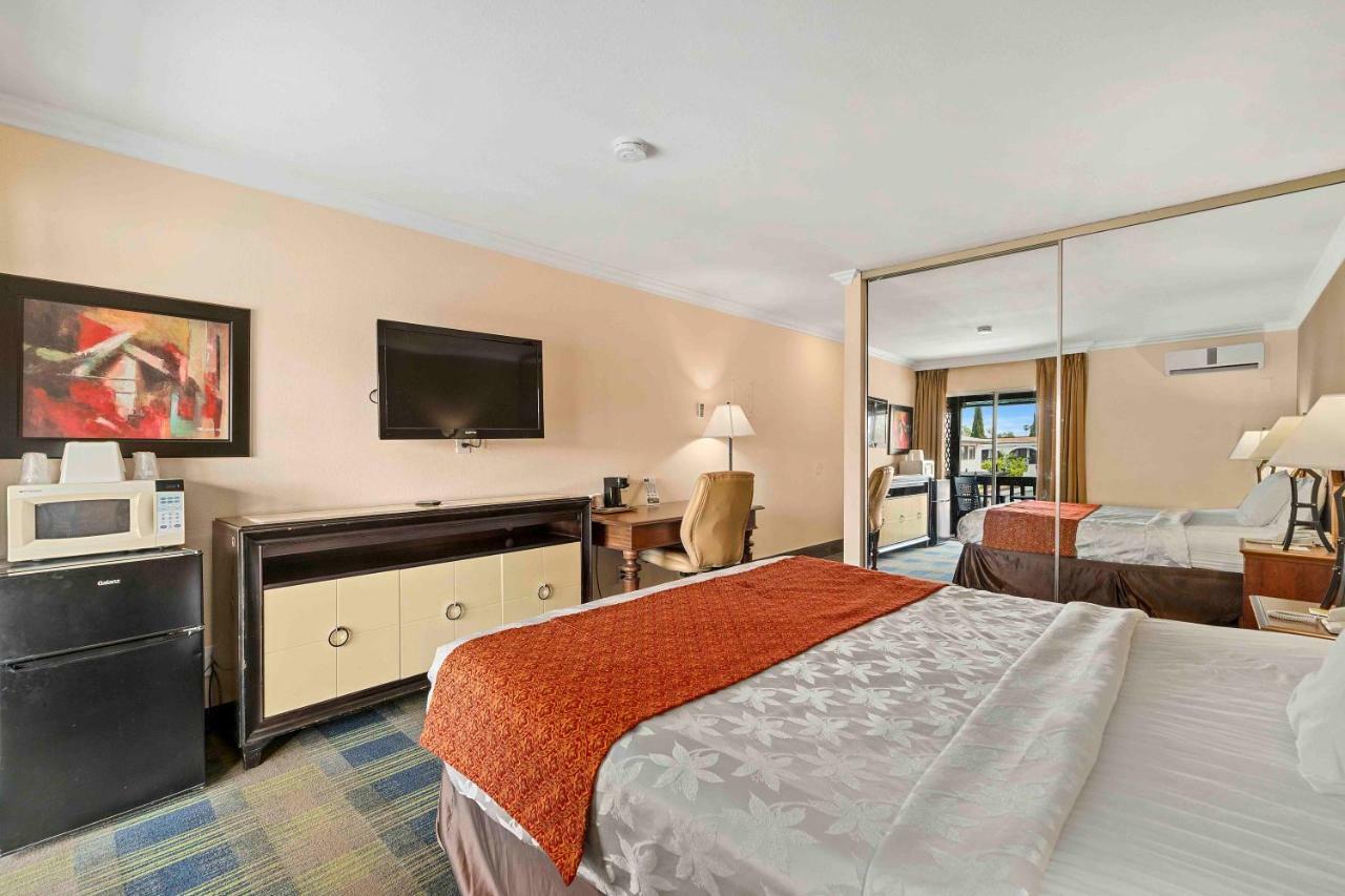 The Lemon Tree Hotel Anaheim Exteriör bild